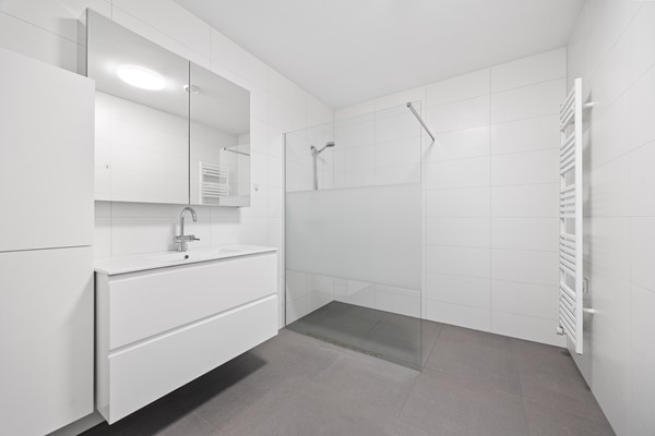 Medium property photo - Simon Carmiggelthof 176, 2492 JN Den Haag